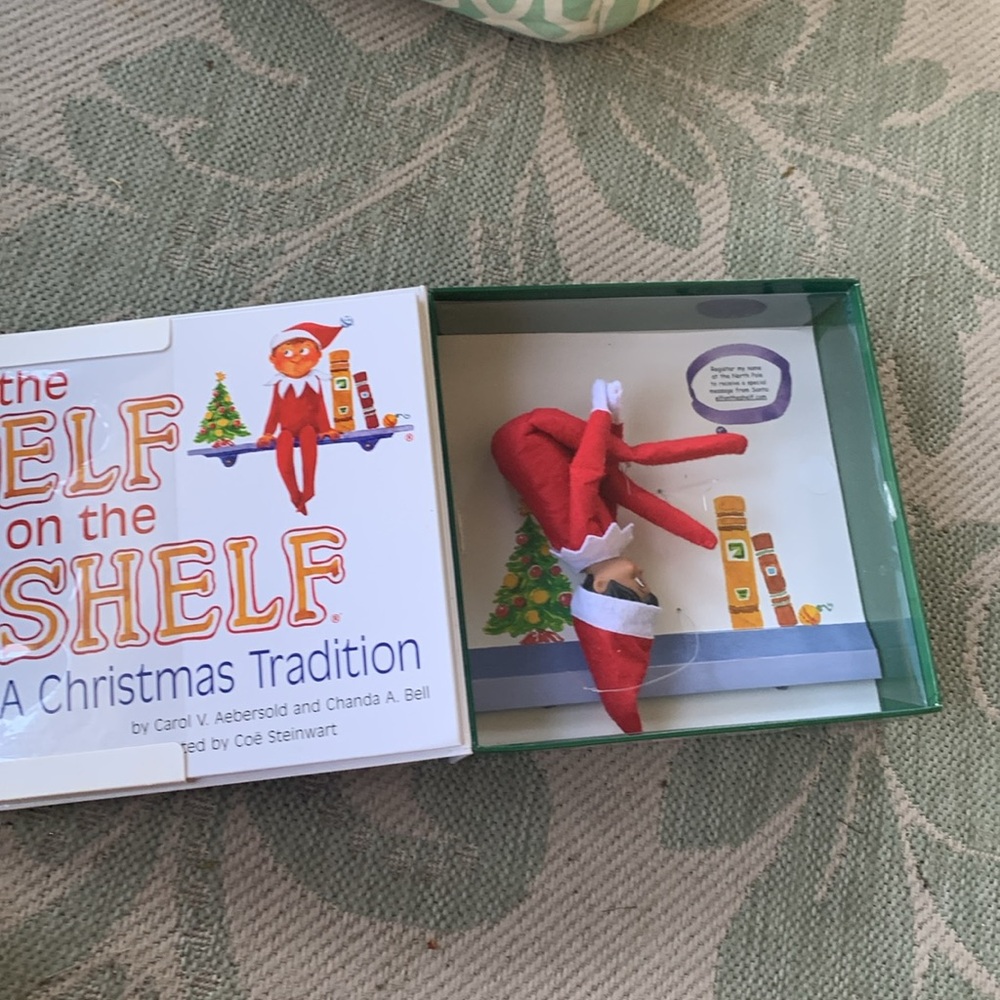 The Elf on the Shelf Tradition Boy Elf - Picture 7 of 7